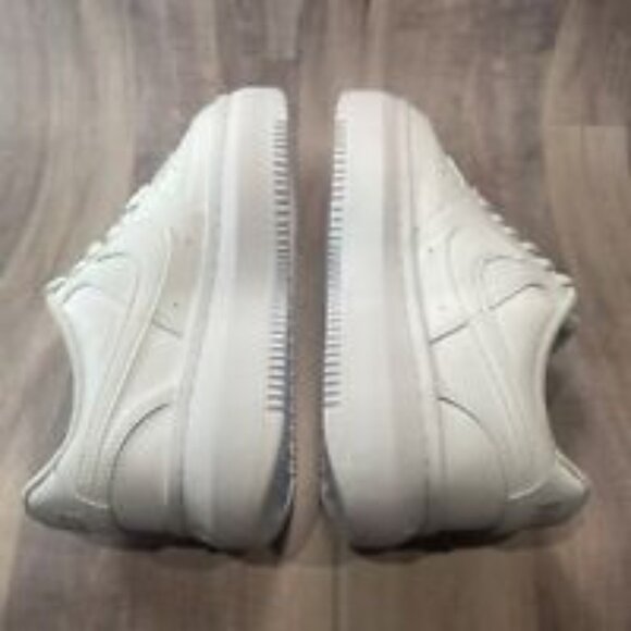 WOMEN'S NIKE COURT VISION ALTA Size 10 LEATHER PLATFORM WHITE DM0113-100 - Picture 7 of 9